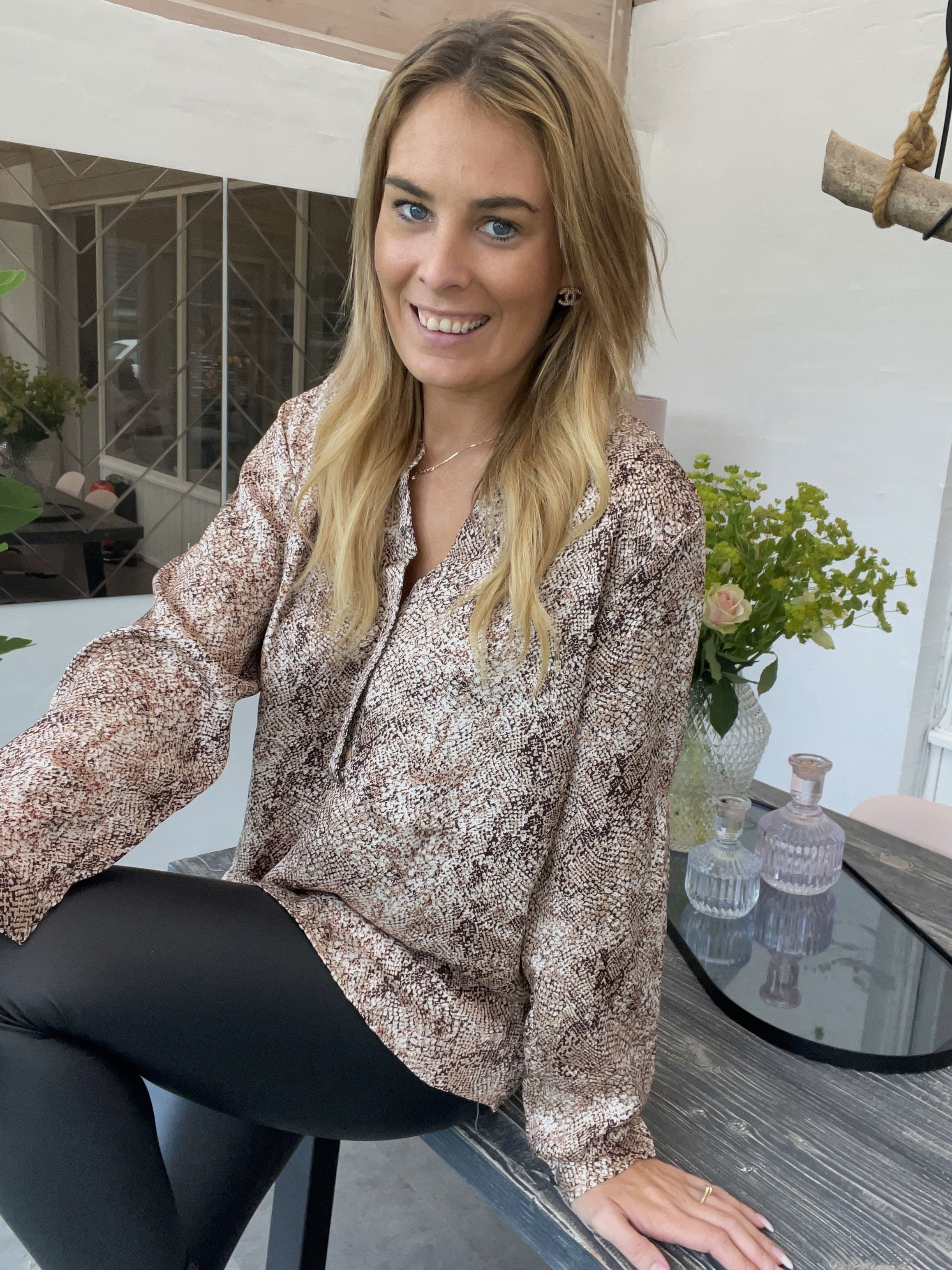 Veta - Leopard tunika med knapper